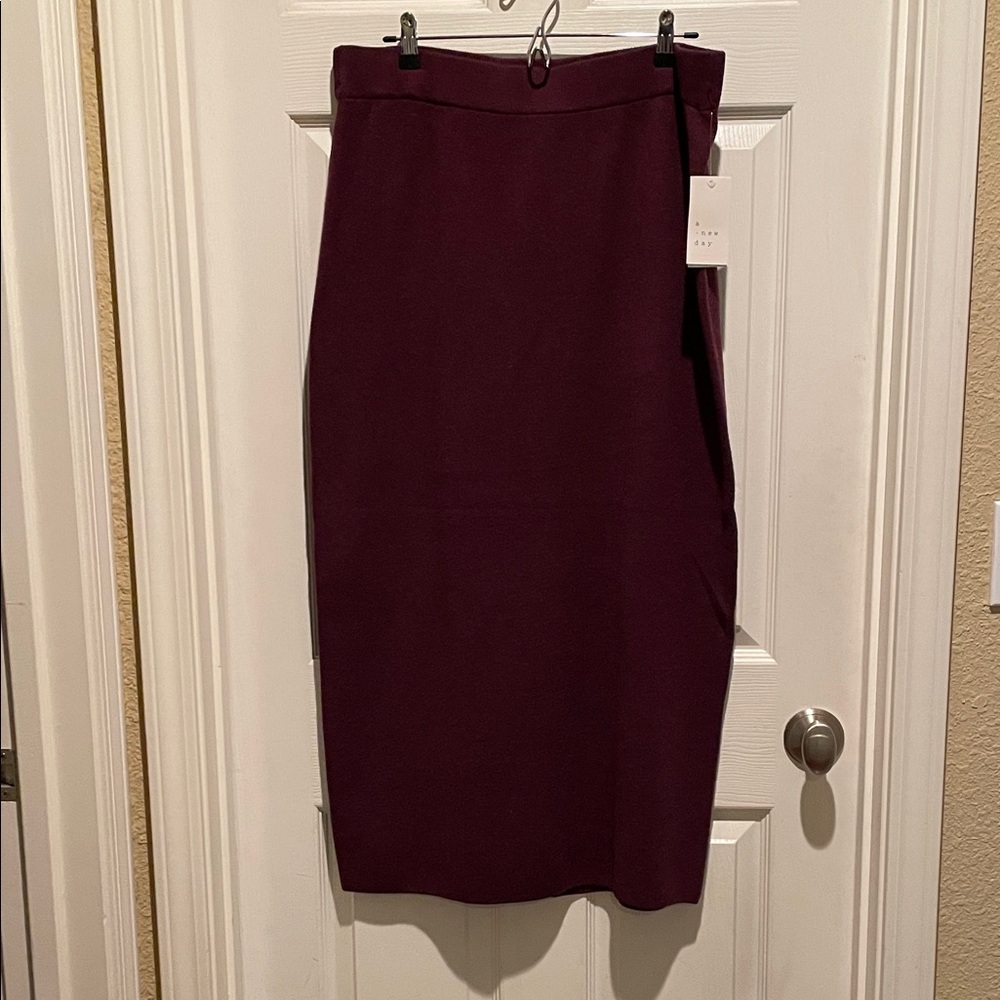A New Day Women's knit Pencil Skirt in Burgundy; sz. XXL; NWT